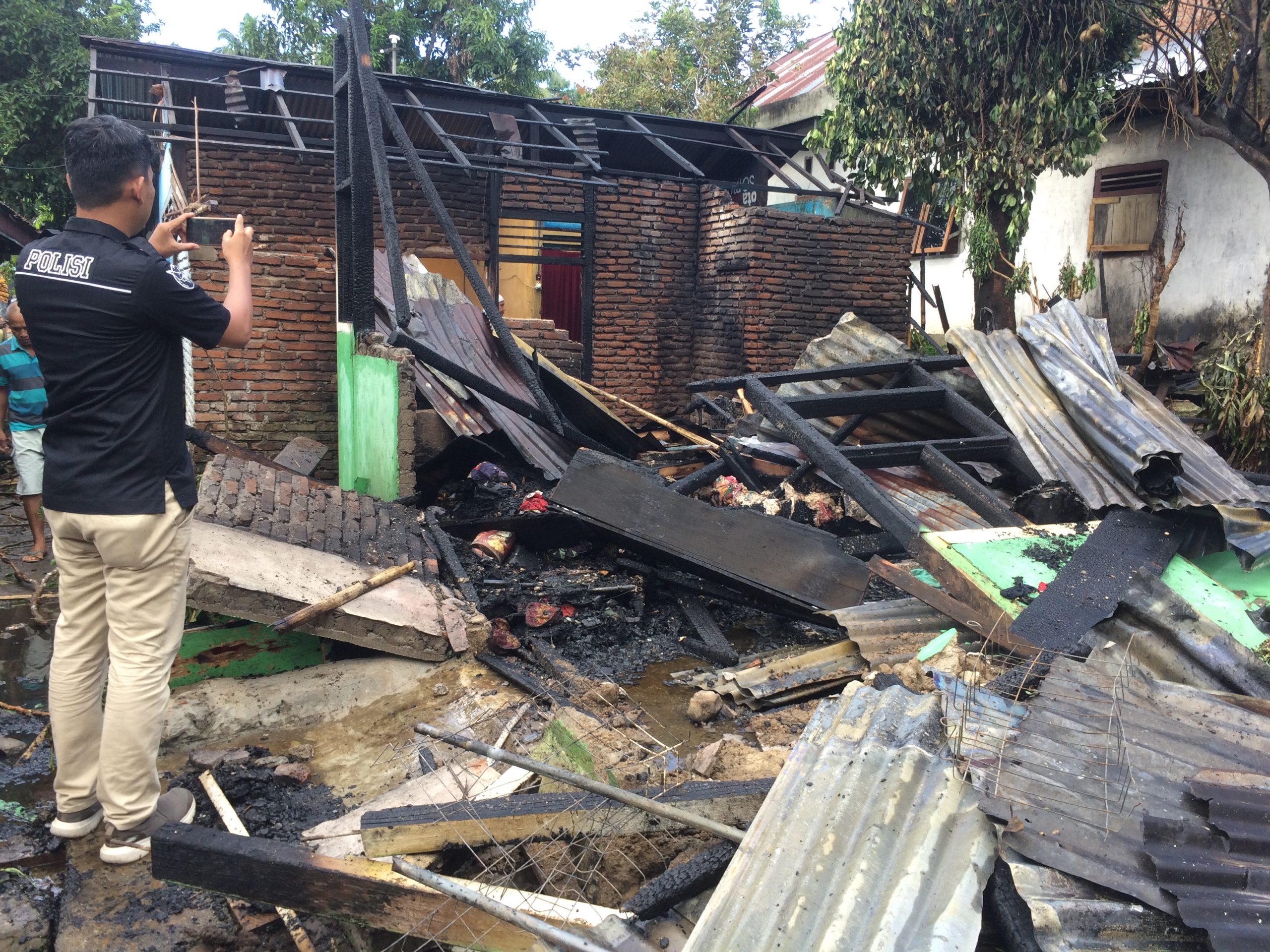 Dua Rumah Warga Genggulang Dilahap Api, 1 Orang Terbakar.